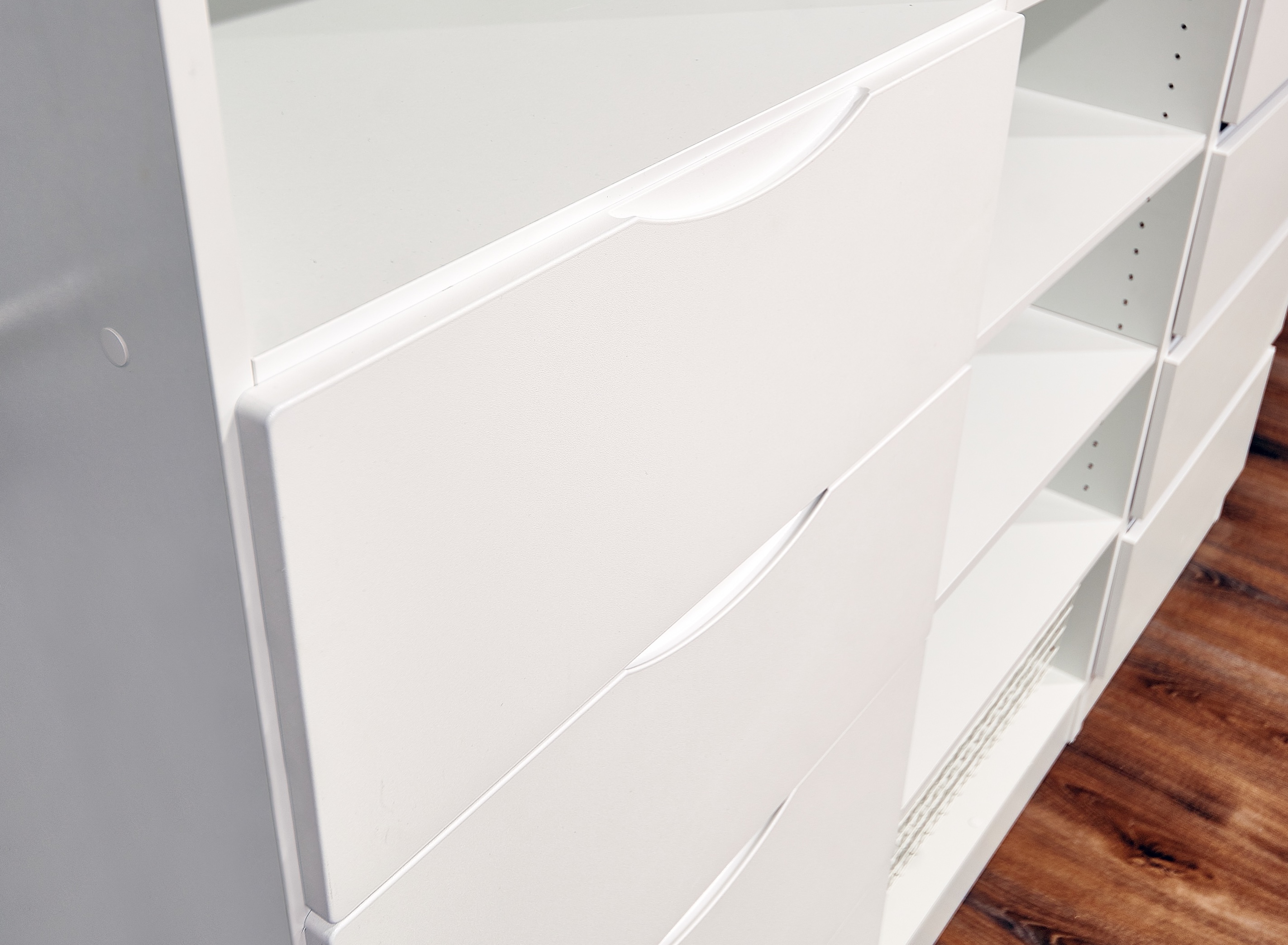 PUSH TO OPEN DRAWER FRONT