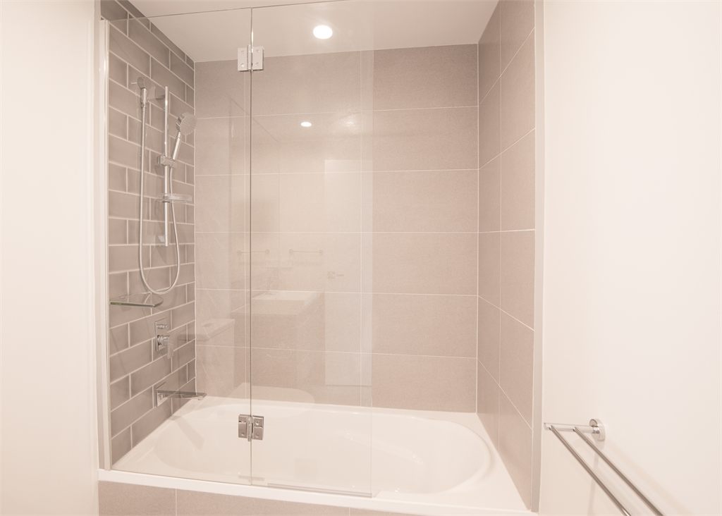 10mm Fix and Swing Shower Screens
