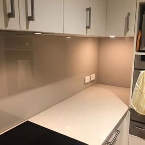 Splashbacks_PaintedGlass_ReseneAntidote_2