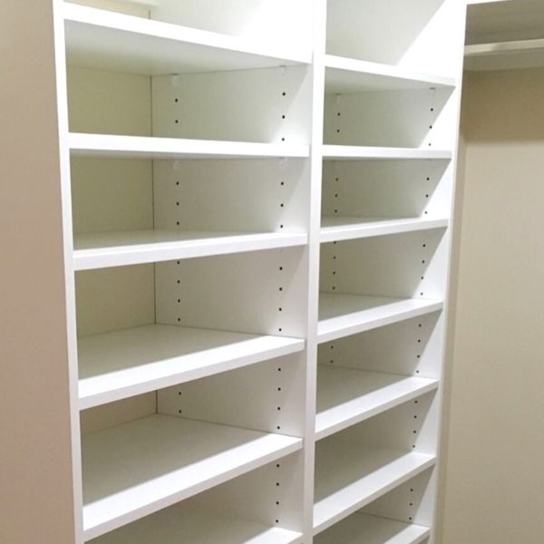 Adjustable shelf