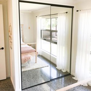 Frameless_Wardrobe_Doors-Black_Frame-Silver_Mirror