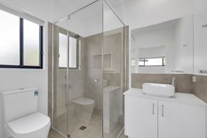 ShowerScreens_6mm_Sleek_Frameless_Mirrors_BCCHomes