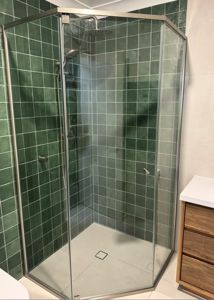 ShowerScreens_6mm_S3Sleek_BrushedNickel_Splayed