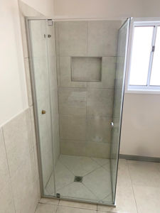 ShowerScreen-6mm_S3Sleek-corner-MattSilver