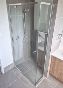 ShowerScreens_6mm_S3Core_PolishedSilverHardware1