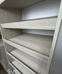 IMG_4347_shoeshelfshelfwithfrontcleat