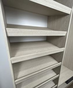 IMG_4346_shoeshelfshelfwithfrontcleat