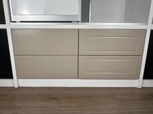 IMG_4464IMG_4460_DrawerFront-Thermolaminated_Polytec-StyleKiamaLEFTBroadwayRIGHT_ColourTaupeSmooth