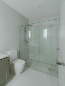 ShowerScreens_10mm_Hinged_Front_Accessibleentry