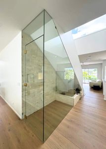 10mm_WineCellar_GoldHardware2