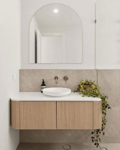 Mirrors_Frameless_DEnd_Arch_ShowerScreens_10mm_Panels_PhillahConstructions