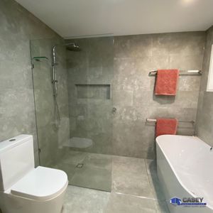 ShowerScreens_10mm_Panels_CaseyConstructionsPtyLtd2.1