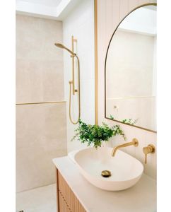 ShowerScreens_10mm_Panels_GoldFrame_olbrocprojects2