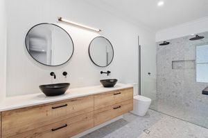 ShowerScreens_10mm_Panels_BlackHardware_DoubleShower_OceanViewConstructions