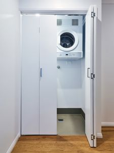 WardrobeDoors-White-Hinged-HandlesStandard2