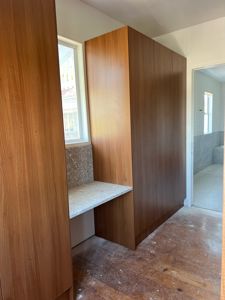 CustomWardrobes_Coloured_HingedDoors_Desk