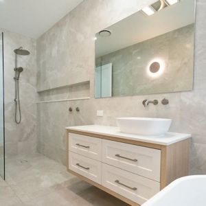 Mirrors_Frameless_Rectangle_ShowerScreens_10mm_Panels_HaimesHomes