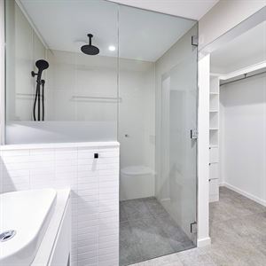 10mm Shower Screen Installation Door to Wall